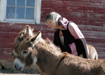 Why Is ‘Shadow Work’ Trending on TikTok? A Therapist’s Guide to Safe Exploration