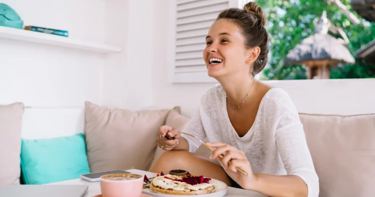 Mindful Nutrition: Eating with Awareness for Holistic Well-Being