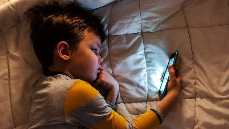 Is Your Smartphone Changing Your Personality? Digital Detox Strategies for Emotional Balance