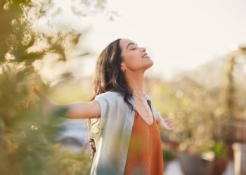 How to Implement a Holistic Health Approach in Daily Life to Improve Quality of Life