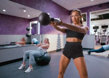 Do You Know How “Cold Exposure Training” Went from Extreme Challenge to Mainstream Health Practice?